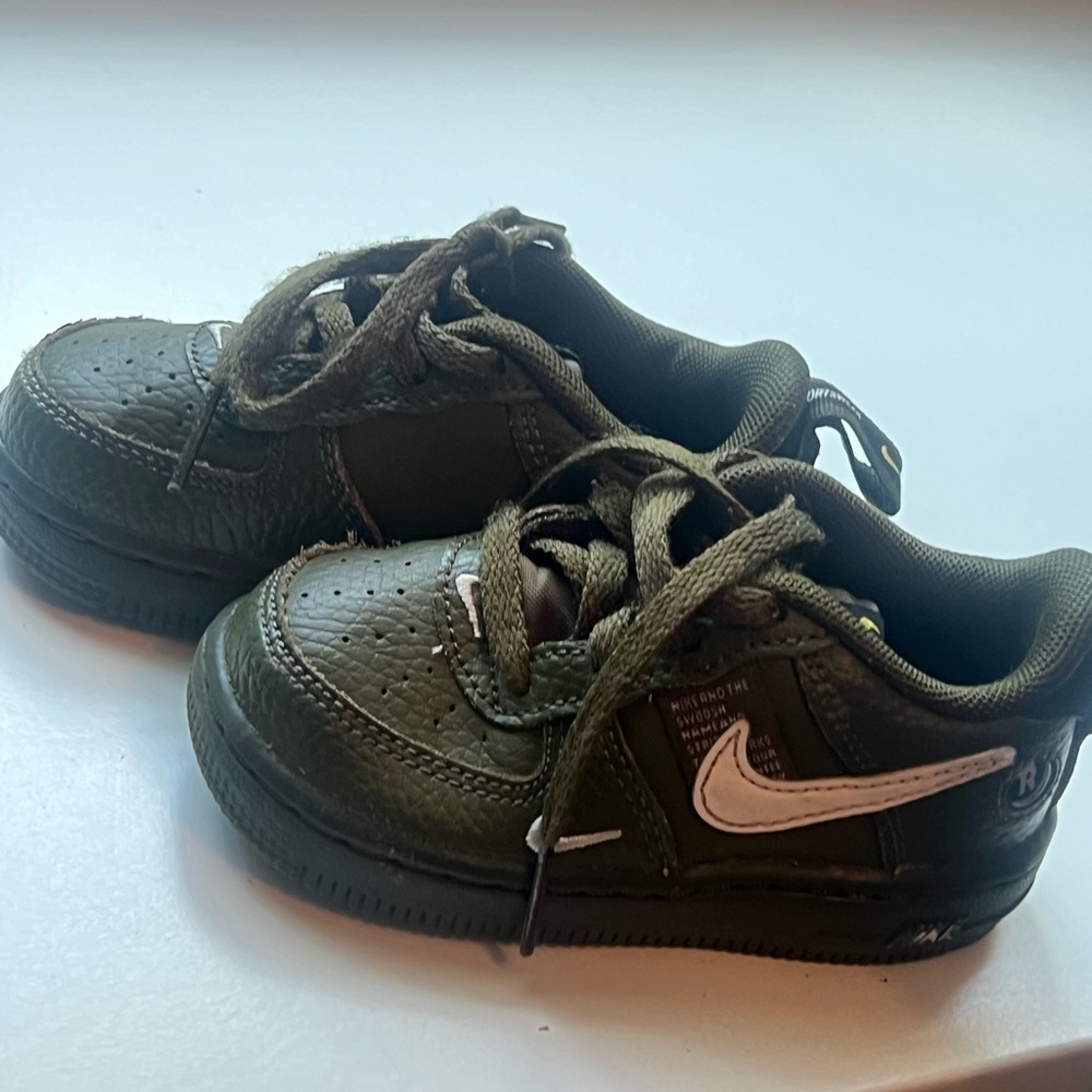 Rare Green Nike Air Force sz 6C